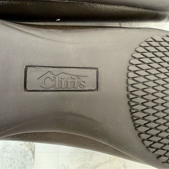 Cliffs by White Mountain Flats • Dark Green • Size 8 • Comfort Ballet Shoes • - Picture 11 of 14